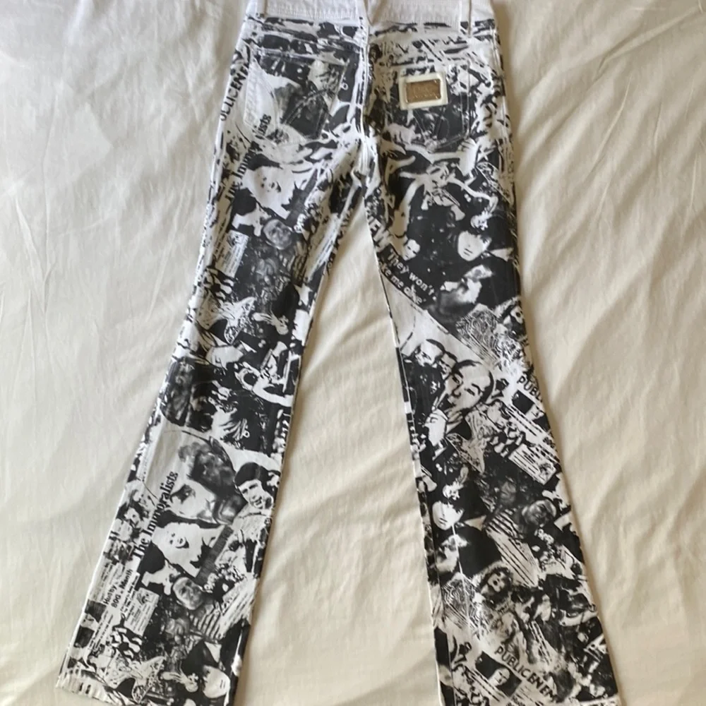 VINTAGE Y2K DOLCE & GABBANA R. BUDD DWYER NEWSPAPER PRINT JEANS Size 26 - Picture 13 of 15